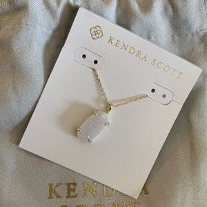 New Kendra Scott Harrison Short Pendant Necklace
